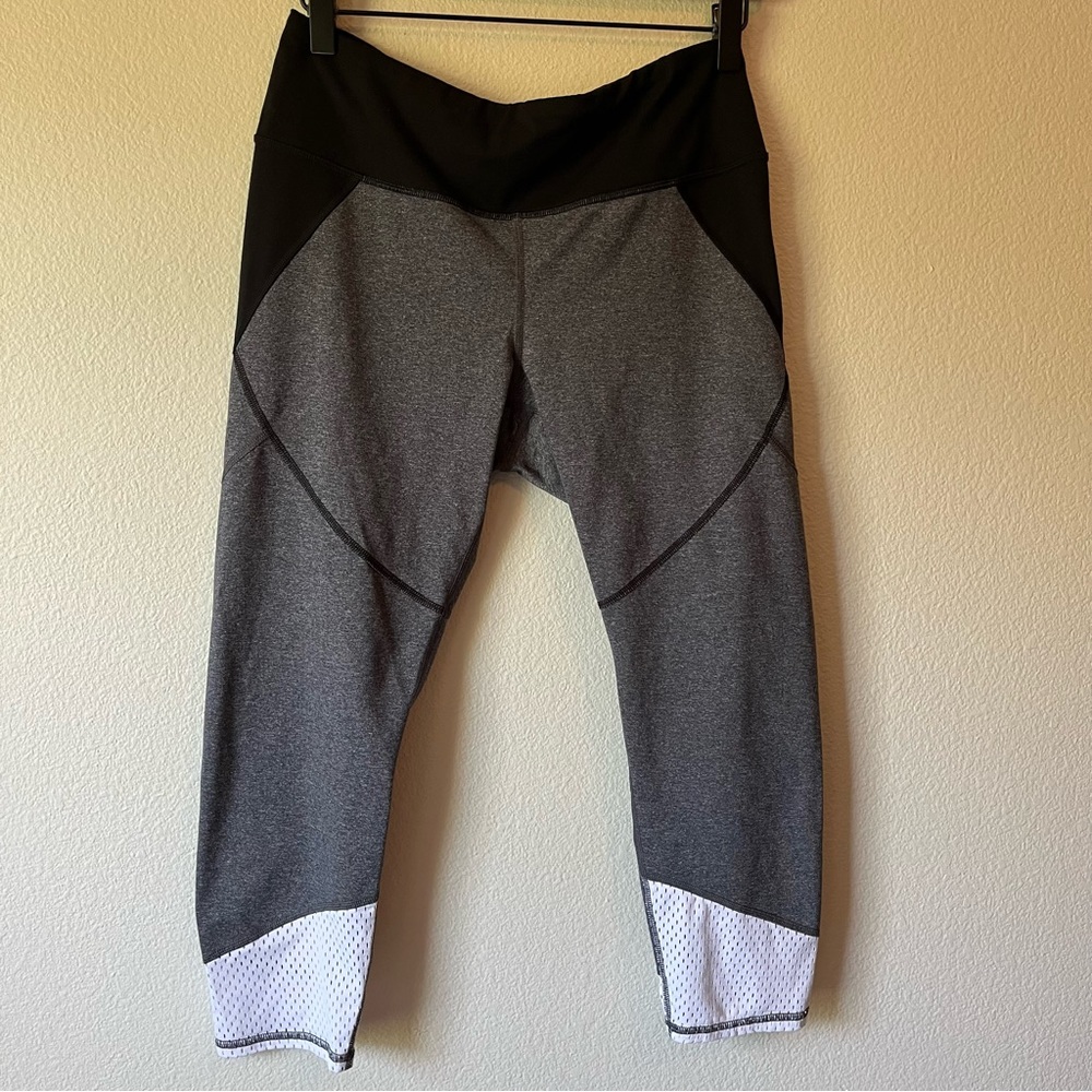 Lucy Capri Black/Gray/White Mesh Panel Leggings